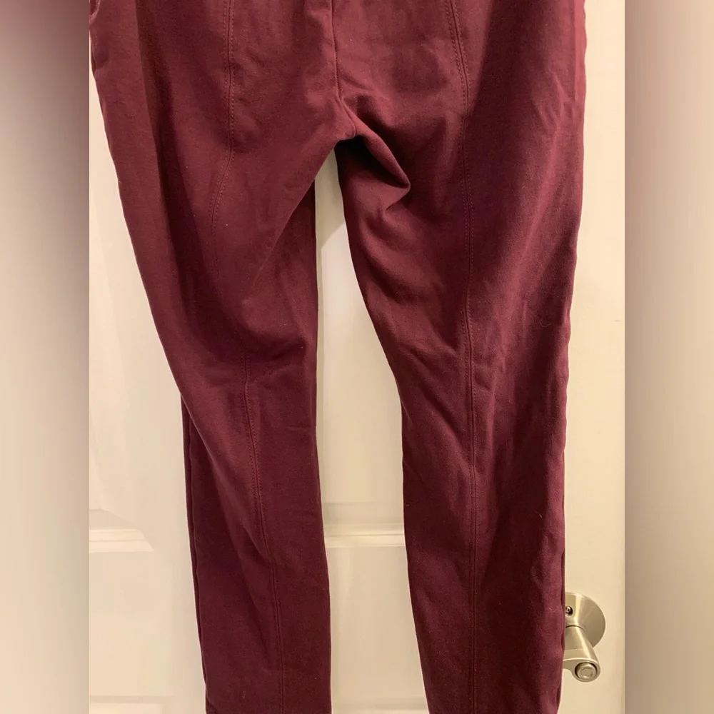 WHITE HOUSE BLACK MARKET • Stretchy Skinny Pants